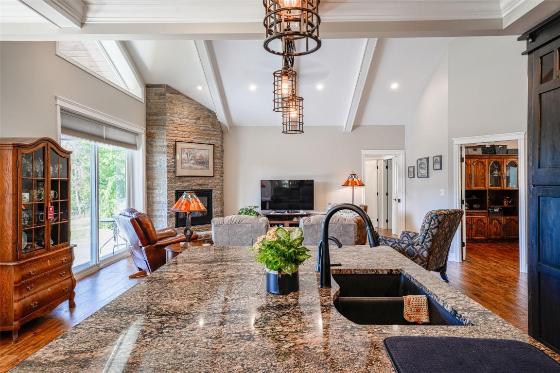 









6209


Tatlow

Road,
Salmon Arm,




BC
V1E 2X7

