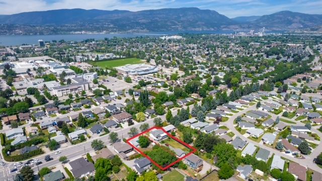 









3029


Gordon

Drive,
Kelowna,




BC
V1W 3R1

