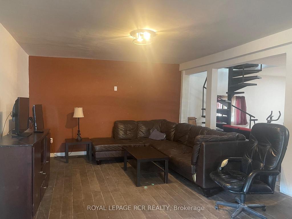 









26


Trafalgar

Road,
Erin,




ON
N0B 1Z0


