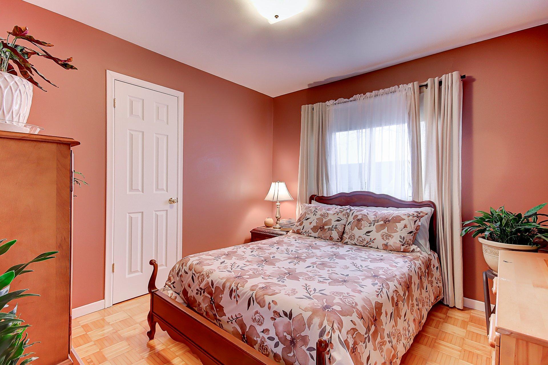 









203


Rue Bell

,
Cowansville,




QC
J2K3E1

