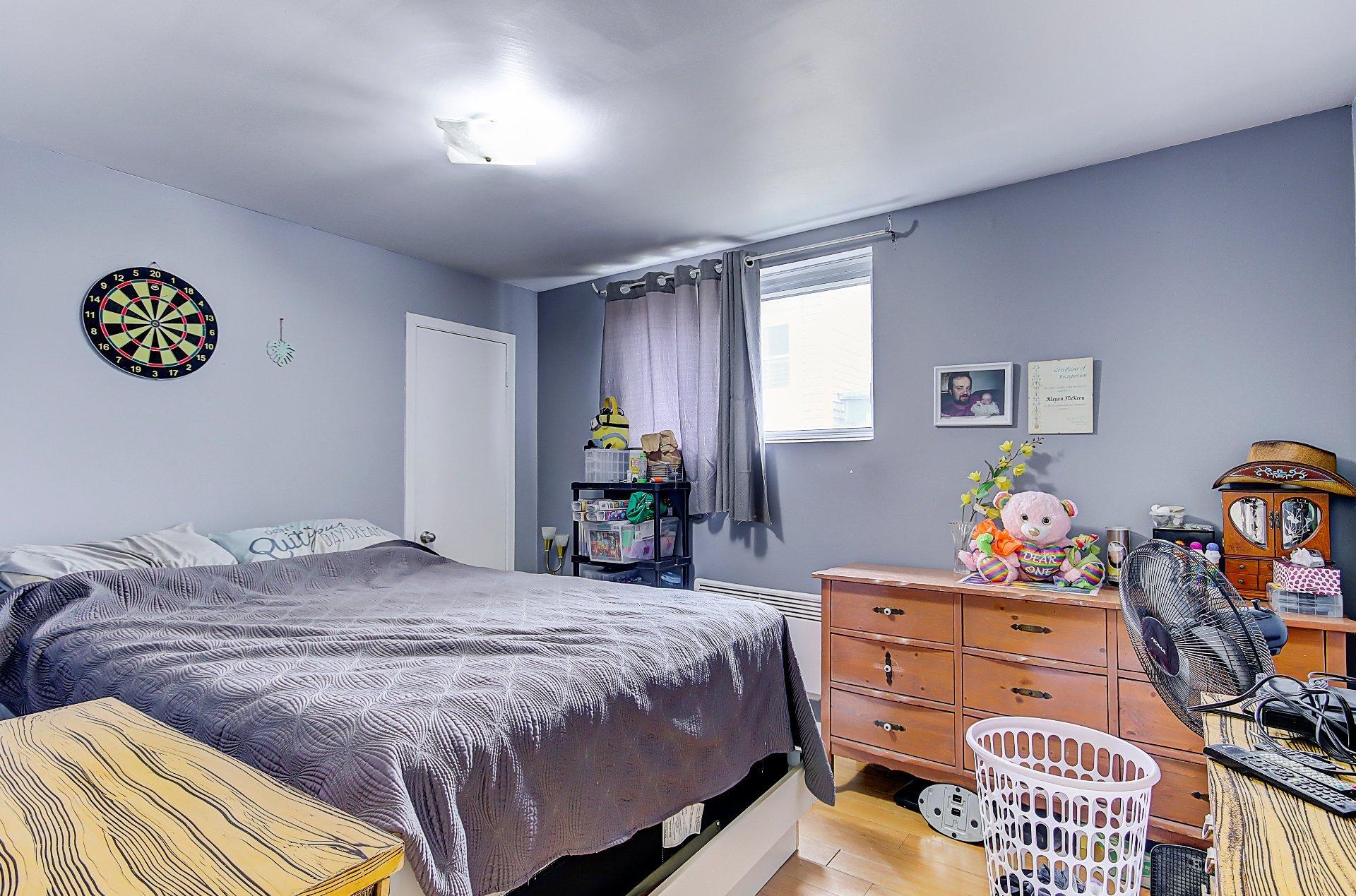 









203


Rue Bell

,
Cowansville,




QC
J2K3E1

