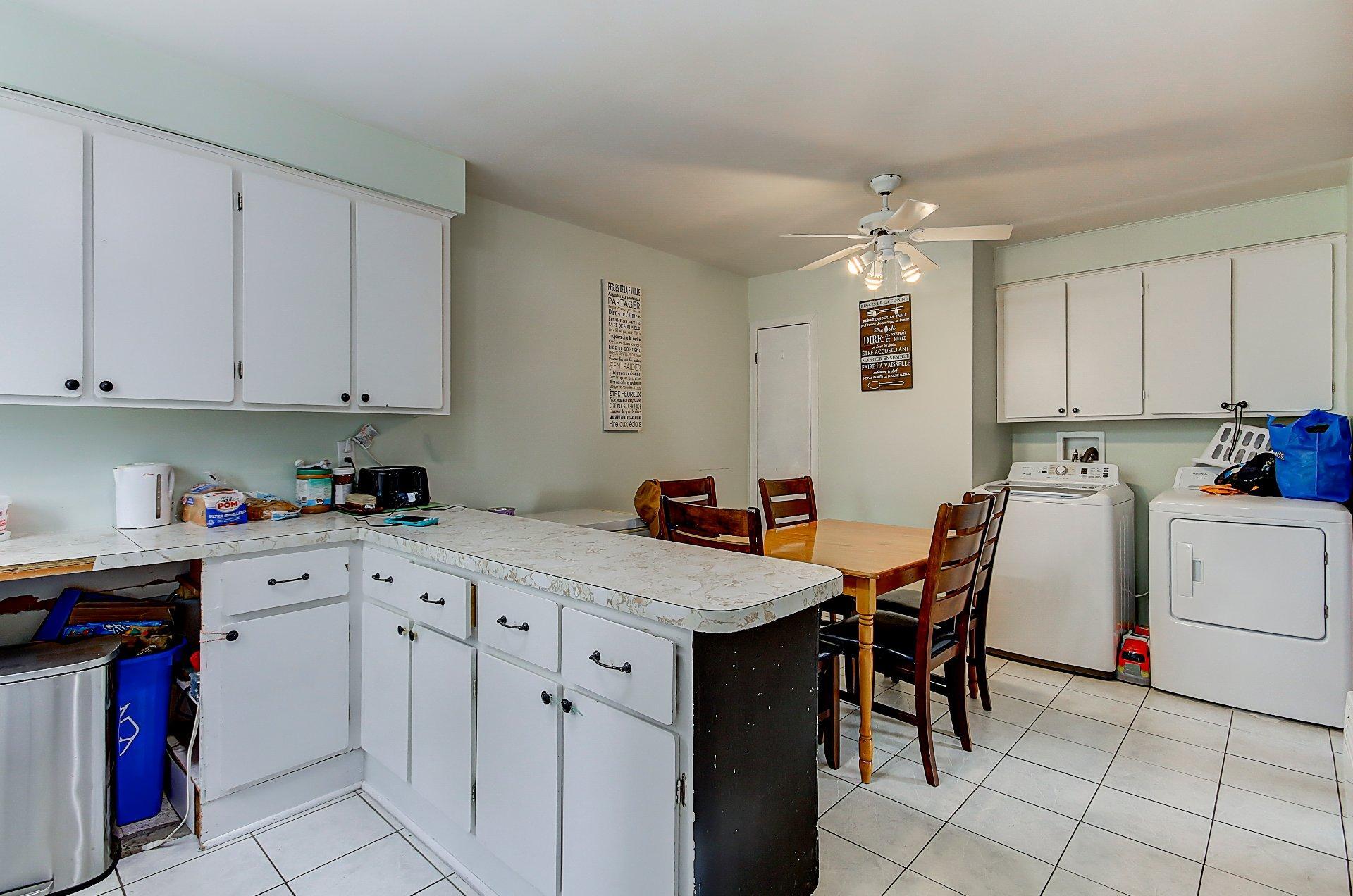 









203


Rue Bell

,
Cowansville,




QC
J2K3E1

