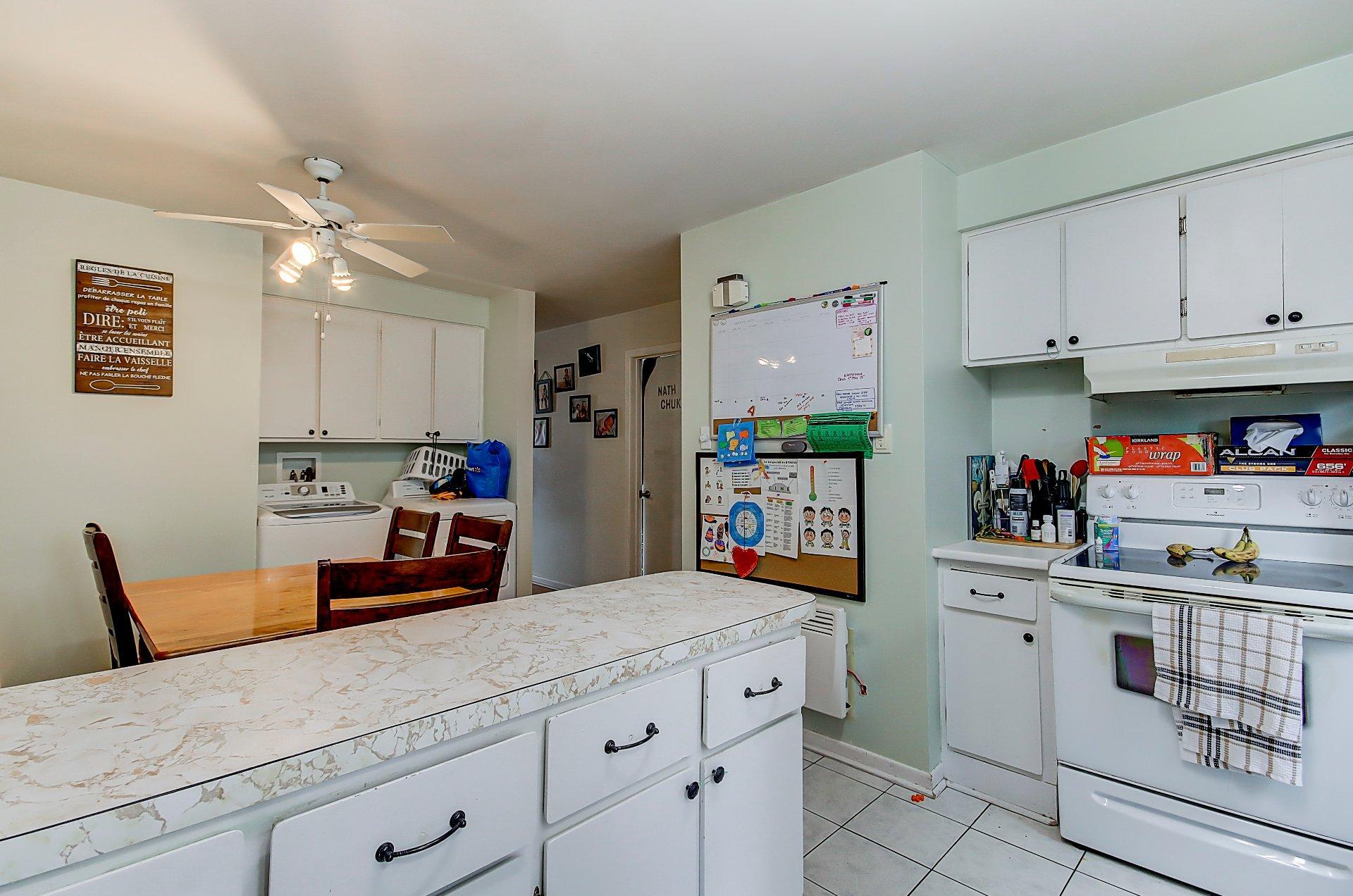 









203


Rue Bell

,
Cowansville,




QC
J2K3E1

