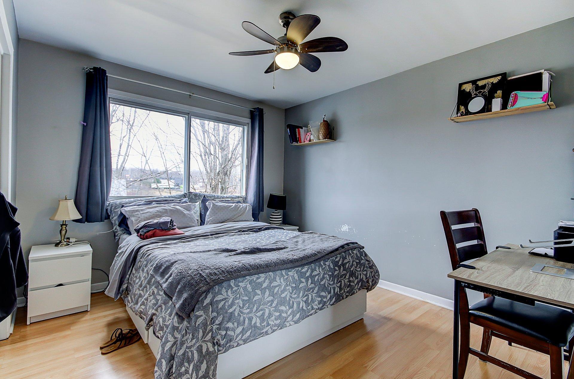 









203


Rue Bell

,
Cowansville,




QC
J2K3E1

