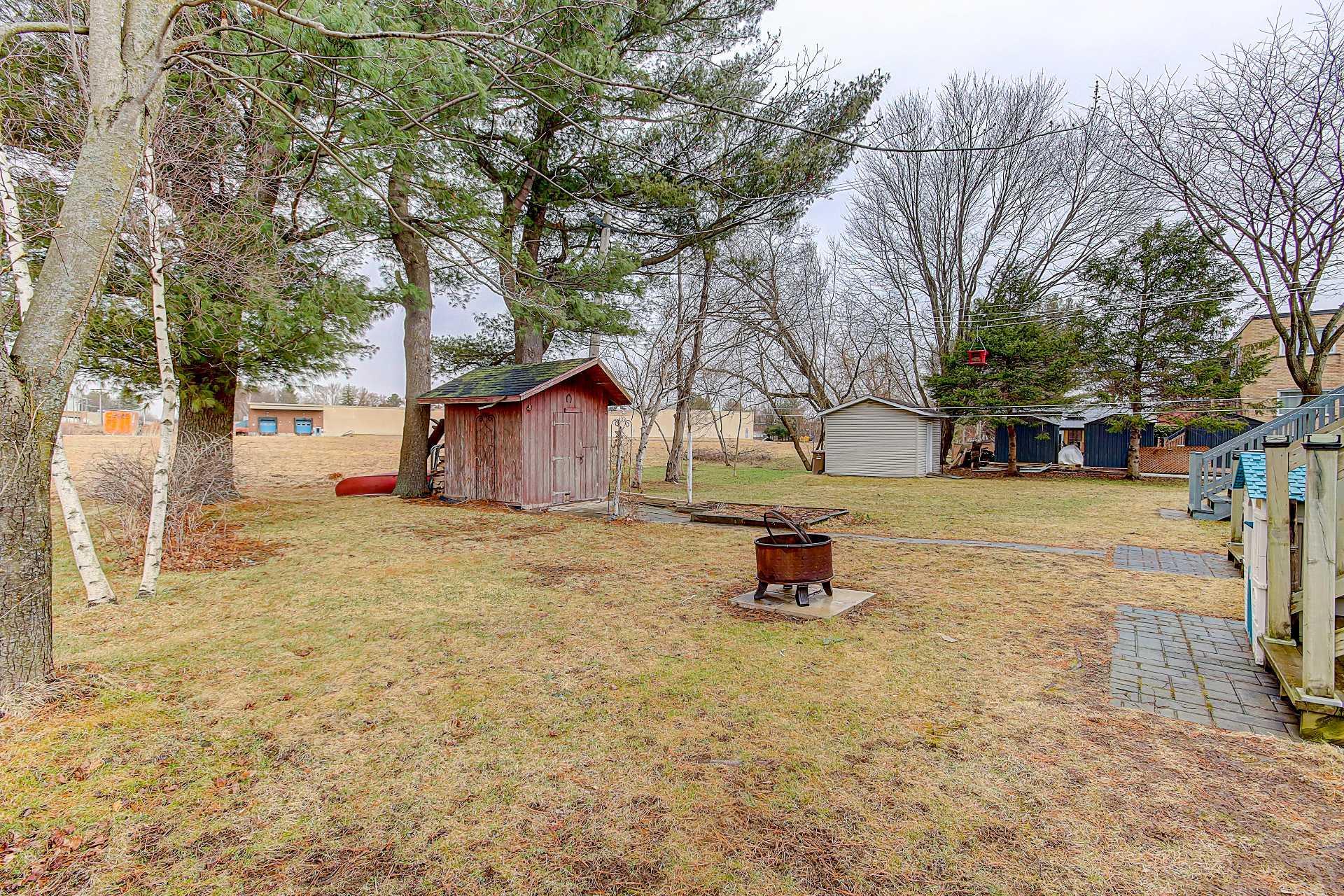 









203


Rue Bell

,
Cowansville,




QC
J2K3E1

