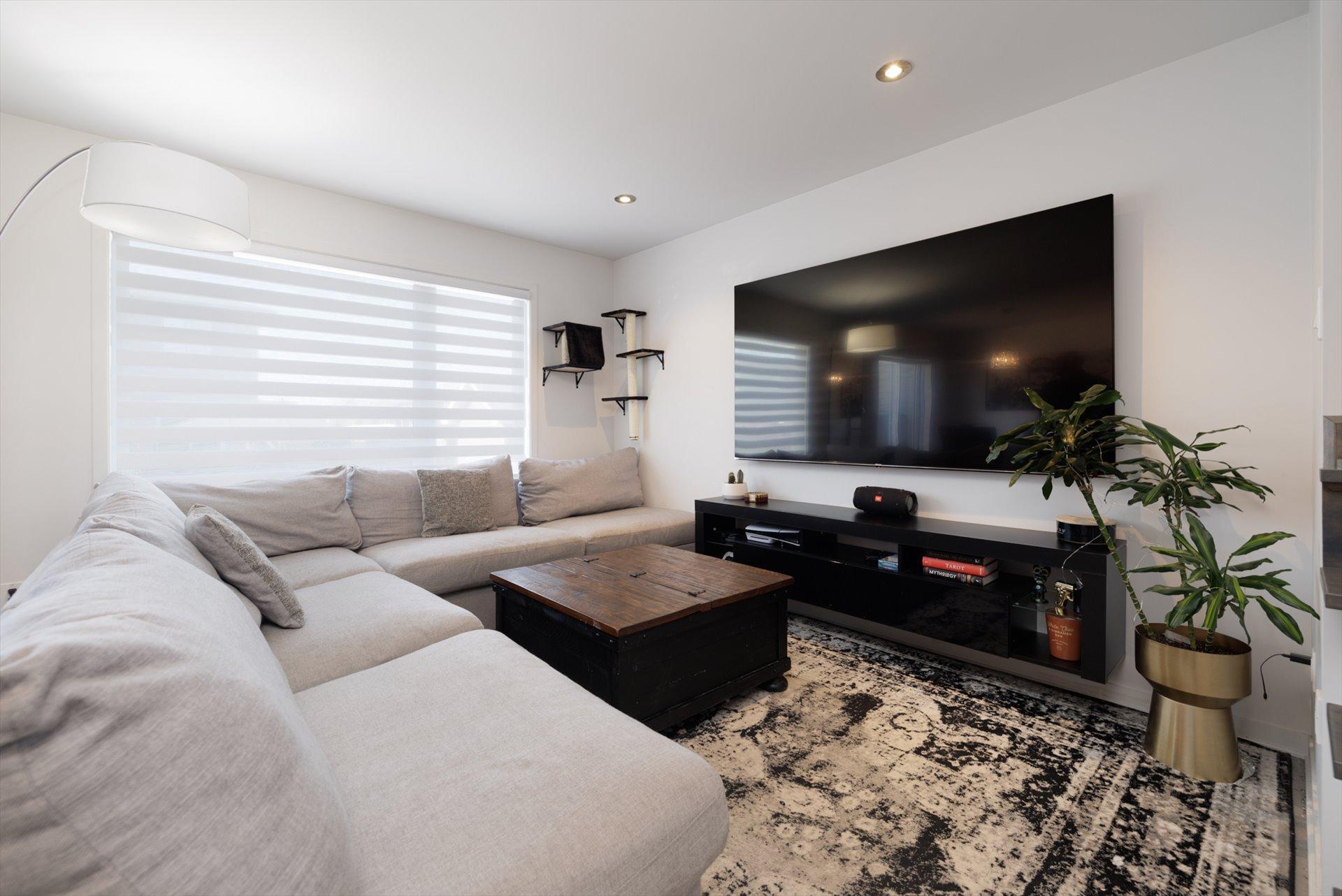 









998


Rue des Grillons

,
Saint-Lazare,




QC
J7T0J4


