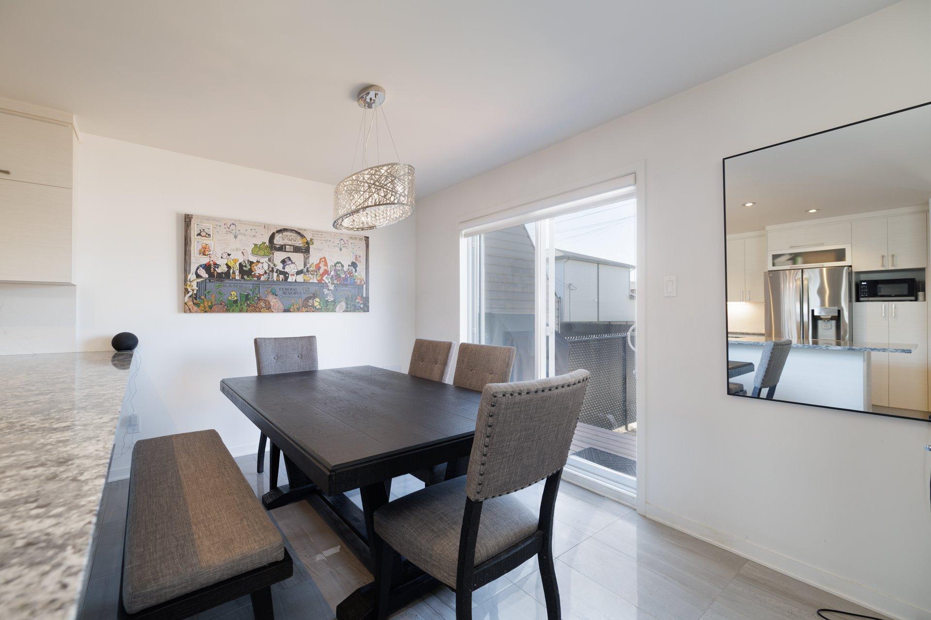 









998


Rue des Grillons

,
Saint-Lazare,




QC
J7T0J4

