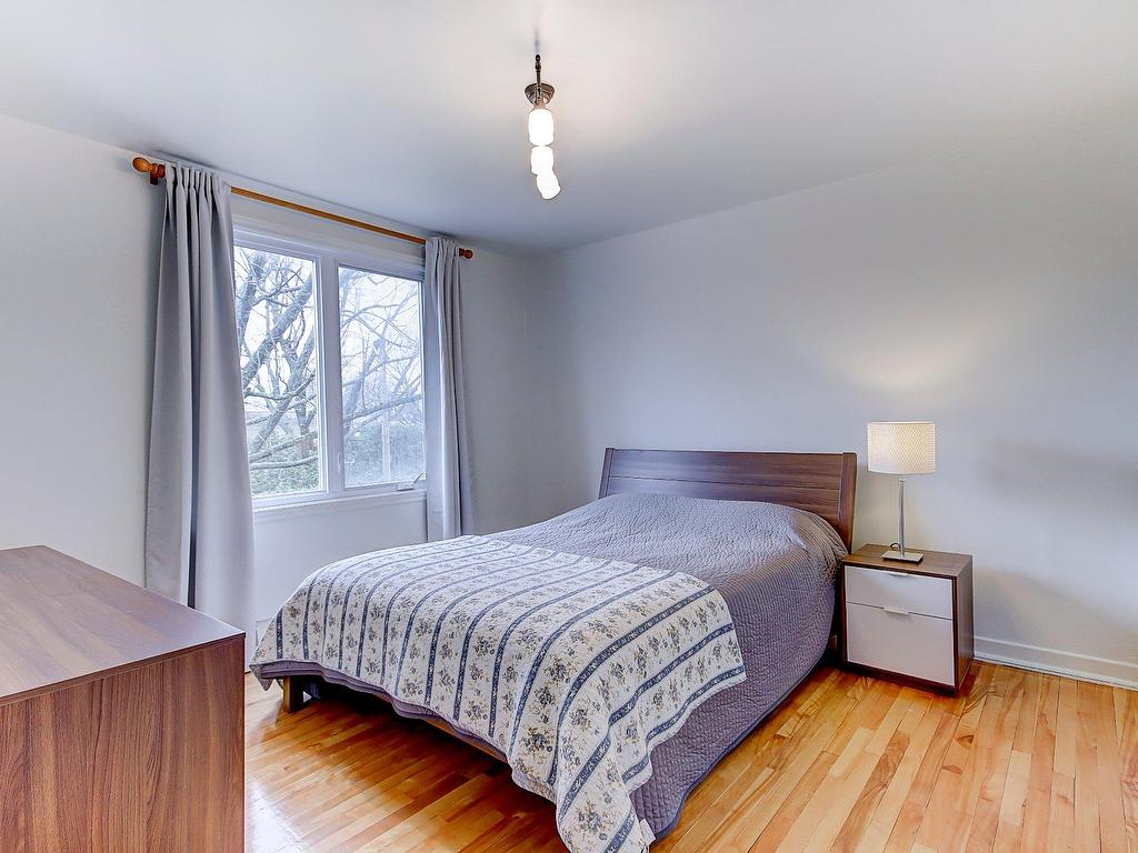 









73


Rue Caillé O.

,
Saint-Bruno-de-Montarville,




QC
J3V1L4

