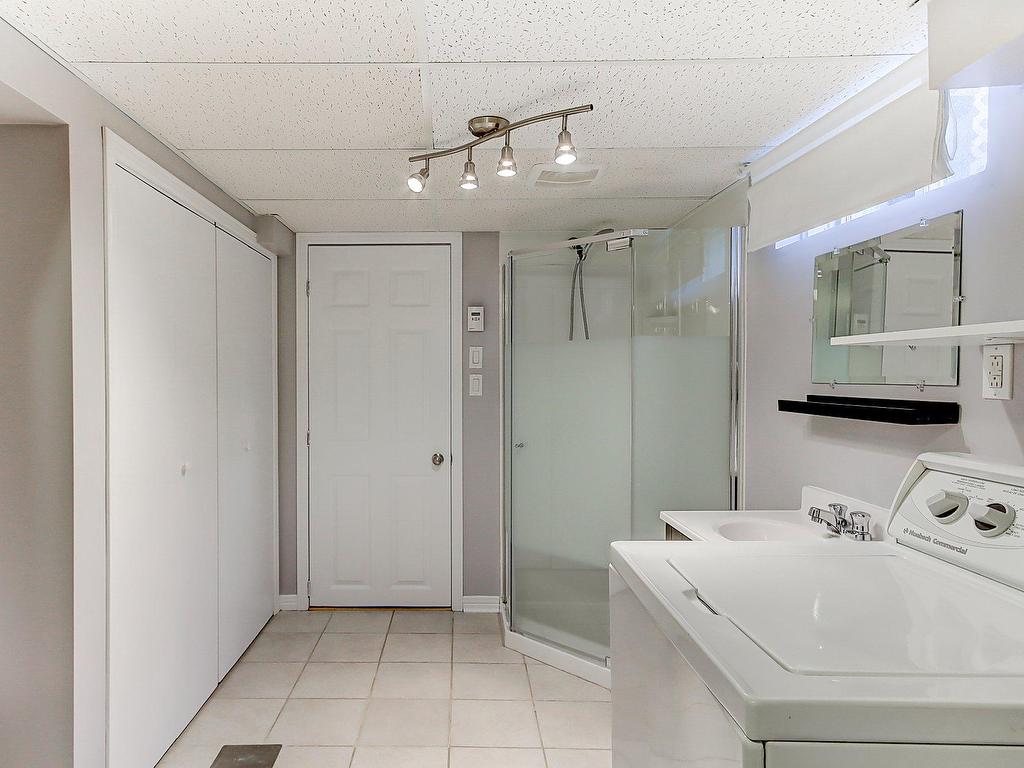 









73


Rue Caillé O.

,
Saint-Bruno-de-Montarville,




QC
J3V1L4


