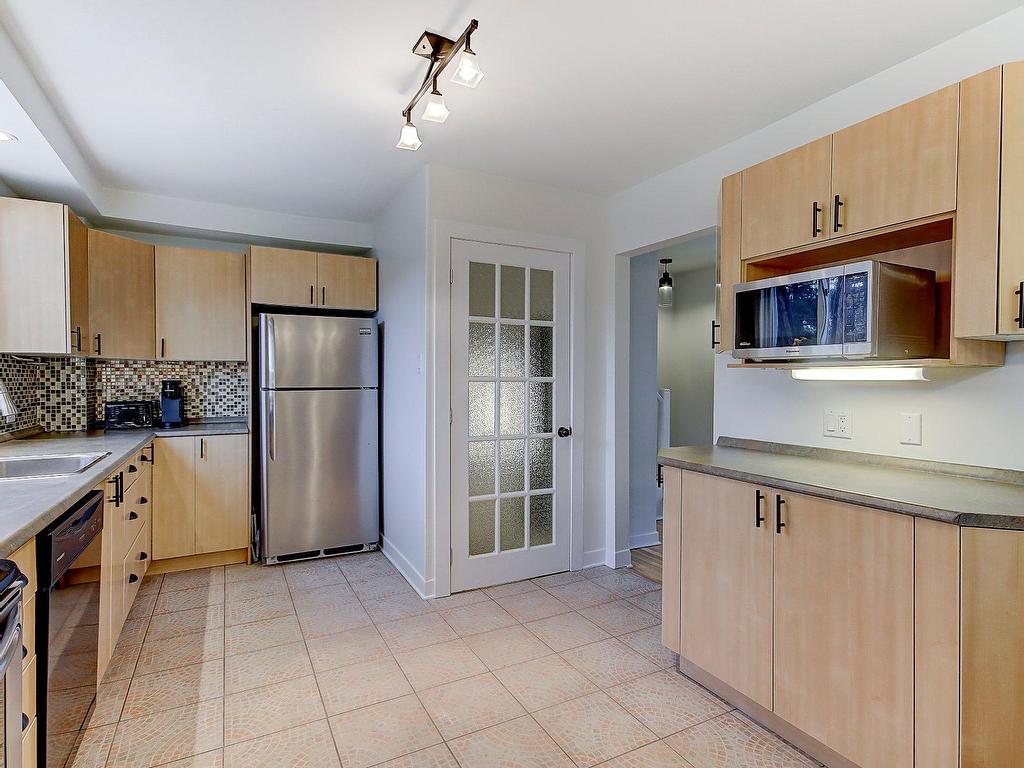 









73


Rue Caillé O.

,
Saint-Bruno-de-Montarville,




QC
J3V1L4

