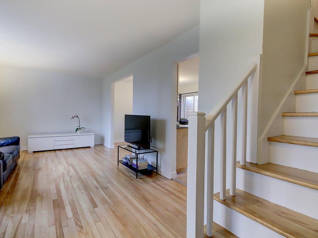 









73


Rue Caillé O.

,
Saint-Bruno-de-Montarville,




QC
J3V1L4

