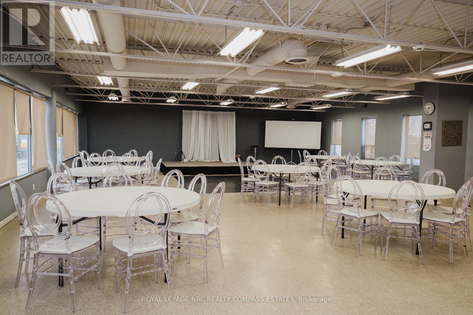 












UPPER LEVEL - 123 QUEENSTON STREET

,
St. Catharines (E. Chester),




Ontario
L2R2Z6

