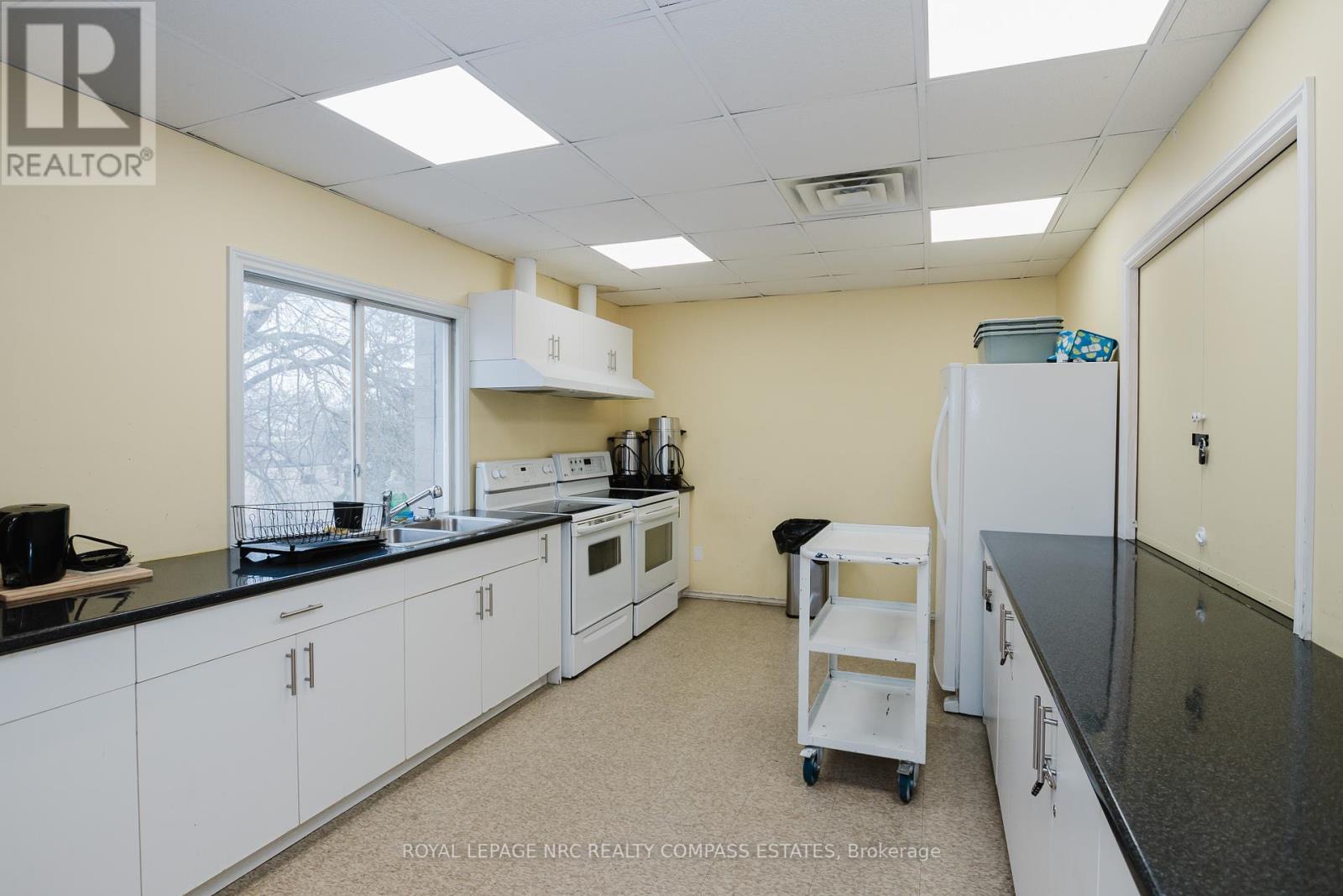 












UPPER LEVEL - 123 QUEENSTON STREET

,
St. Catharines (E. Chester),




Ontario
L2R2Z6

