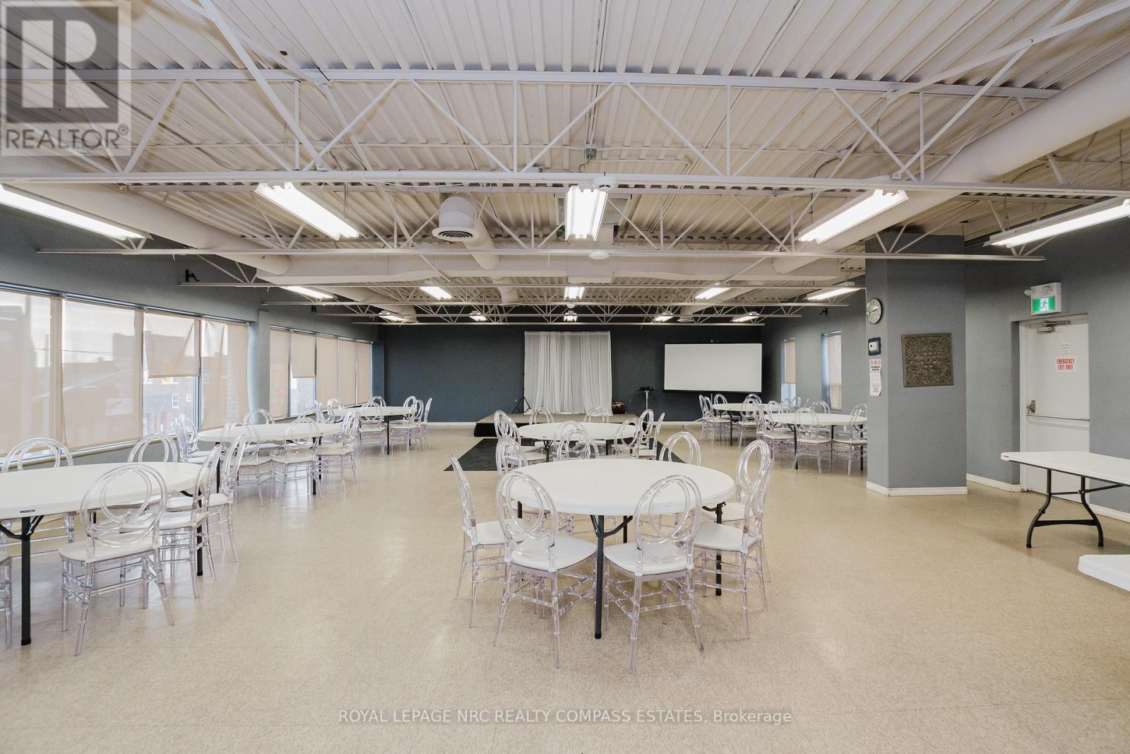 












UPPER LEVEL - 123 QUEENSTON STREET

,
St. Catharines (E. Chester),




Ontario
L2R2Z6

