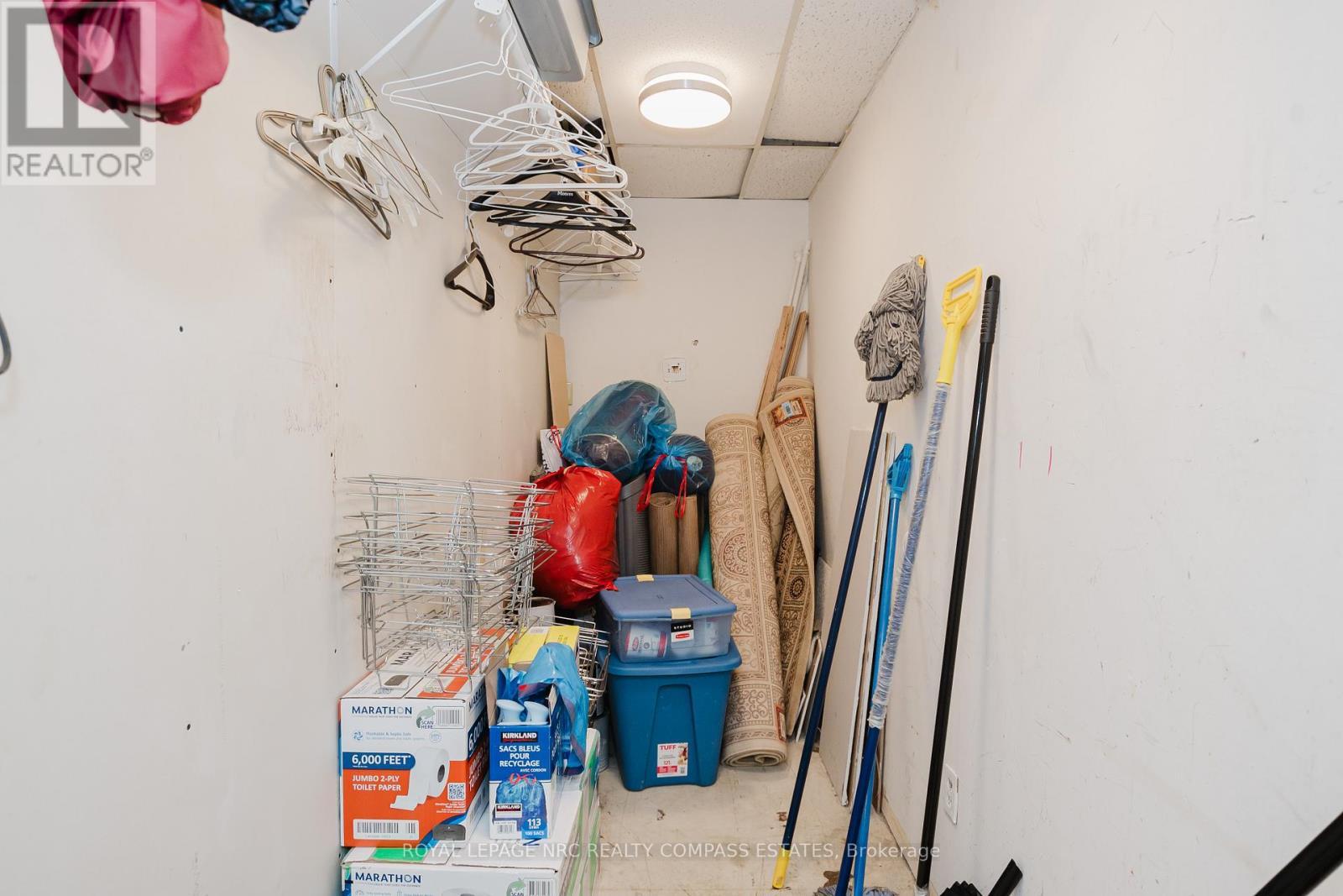 












UPPER LEVEL - 123 QUEENSTON STREET

,
St. Catharines (E. Chester),




Ontario
L2R2Z6

