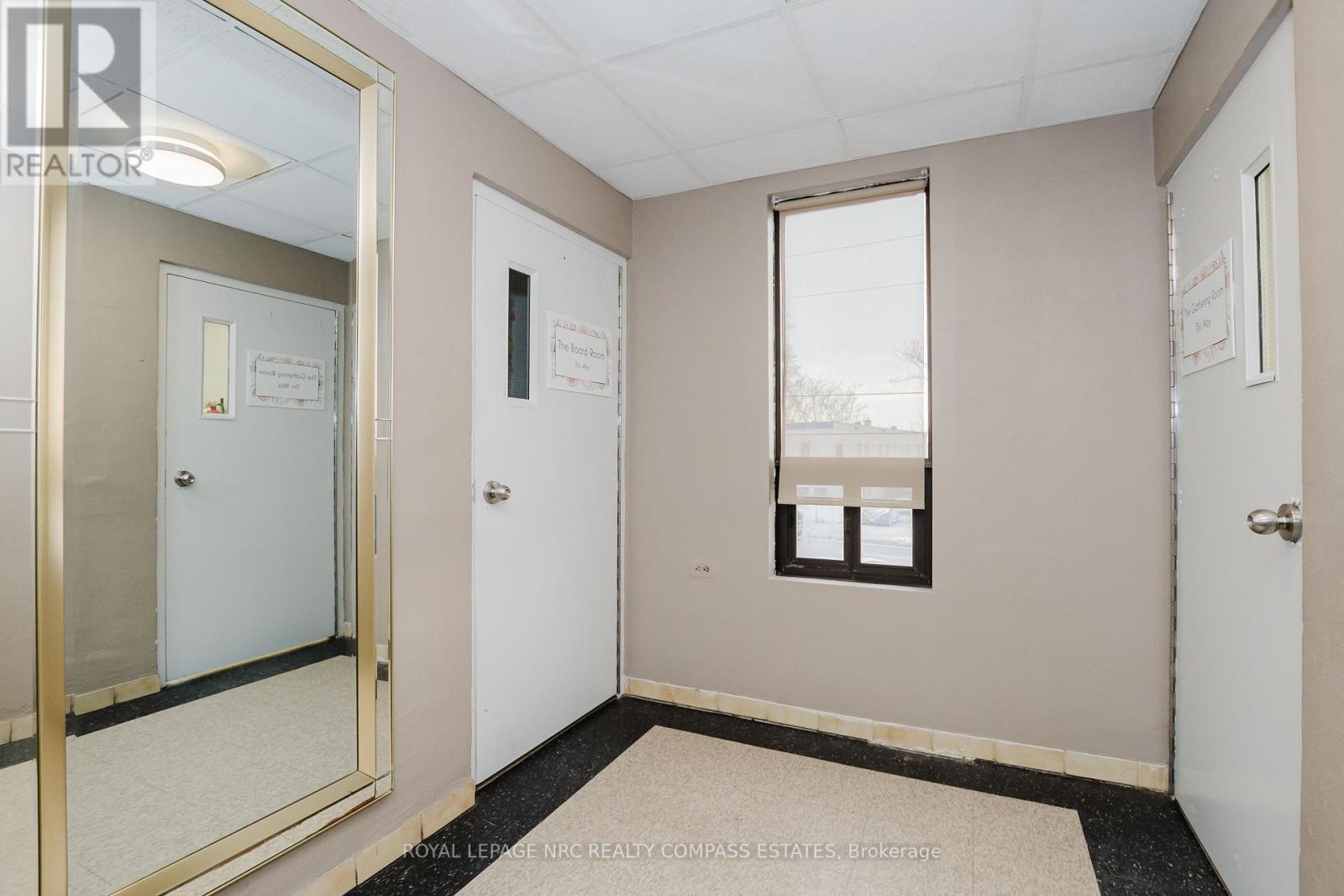 












UPPER LEVEL - 123 QUEENSTON STREET

,
St. Catharines (E. Chester),




Ontario
L2R2Z6

