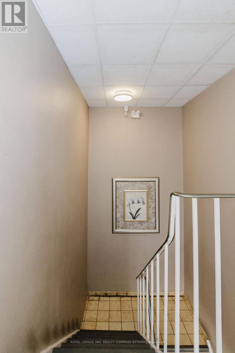 












UPPER LEVEL - 123 QUEENSTON STREET

,
St. Catharines (E. Chester),




Ontario
L2R2Z6

