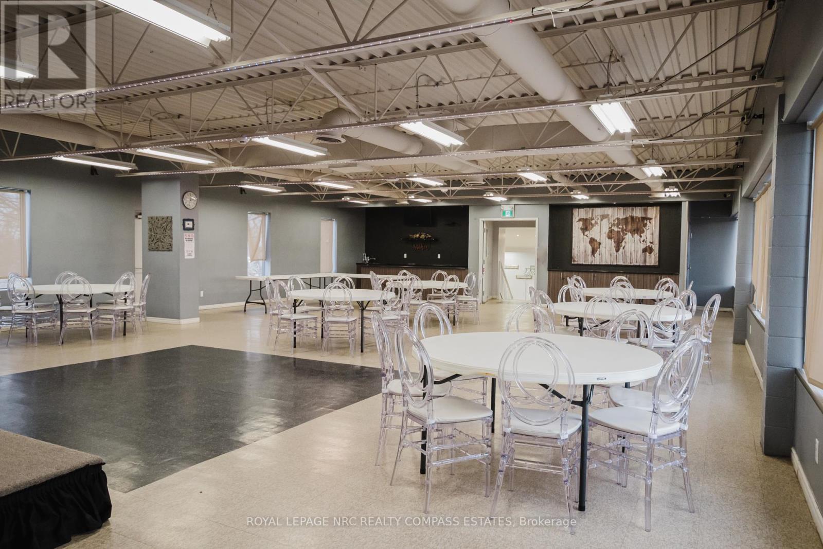 












UPPER LEVEL - 123 QUEENSTON STREET

,
St. Catharines (E. Chester),




Ontario
L2R2Z6

