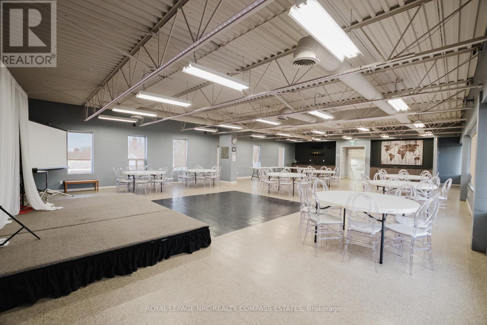 












UPPER LEVEL - 123 QUEENSTON STREET

,
St. Catharines (E. Chester),




Ontario
L2R2Z6

