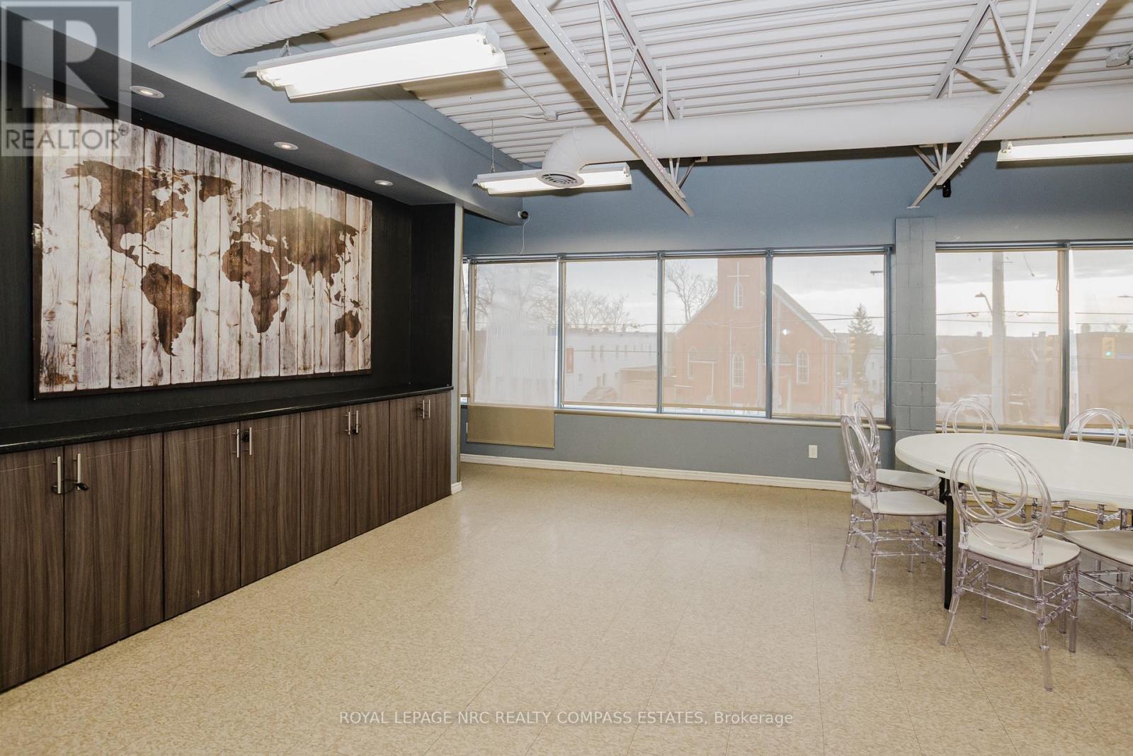 












UPPER LEVEL - 123 QUEENSTON STREET

,
St. Catharines (E. Chester),




Ontario
L2R2Z6

