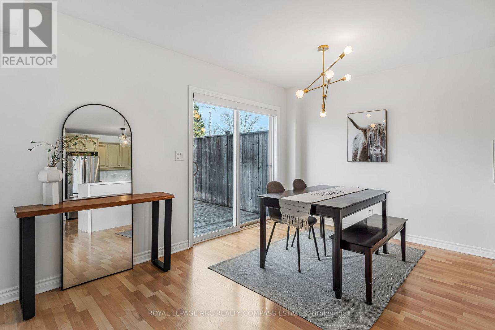 












4 - 41 BROADWAY AVENUE

,
St. Catharines (Port Weller),




Ontario
L2M1M3

