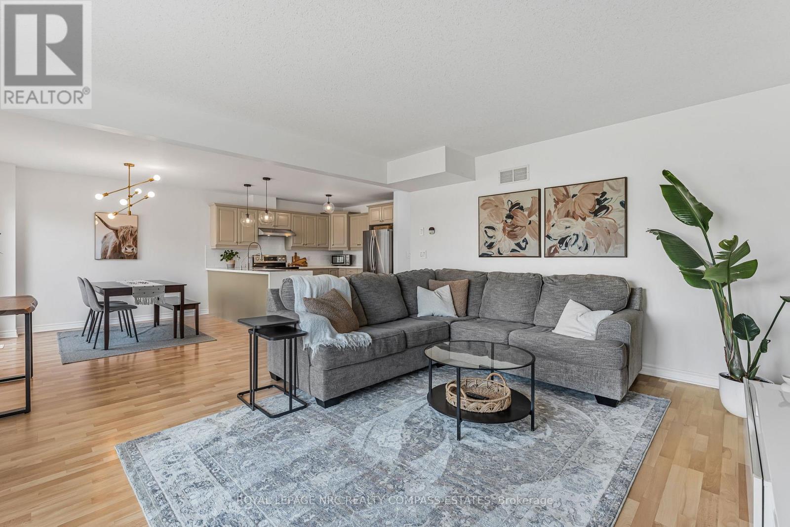 












4 - 41 BROADWAY AVENUE

,
St. Catharines (Port Weller),




Ontario
L2M1M3

