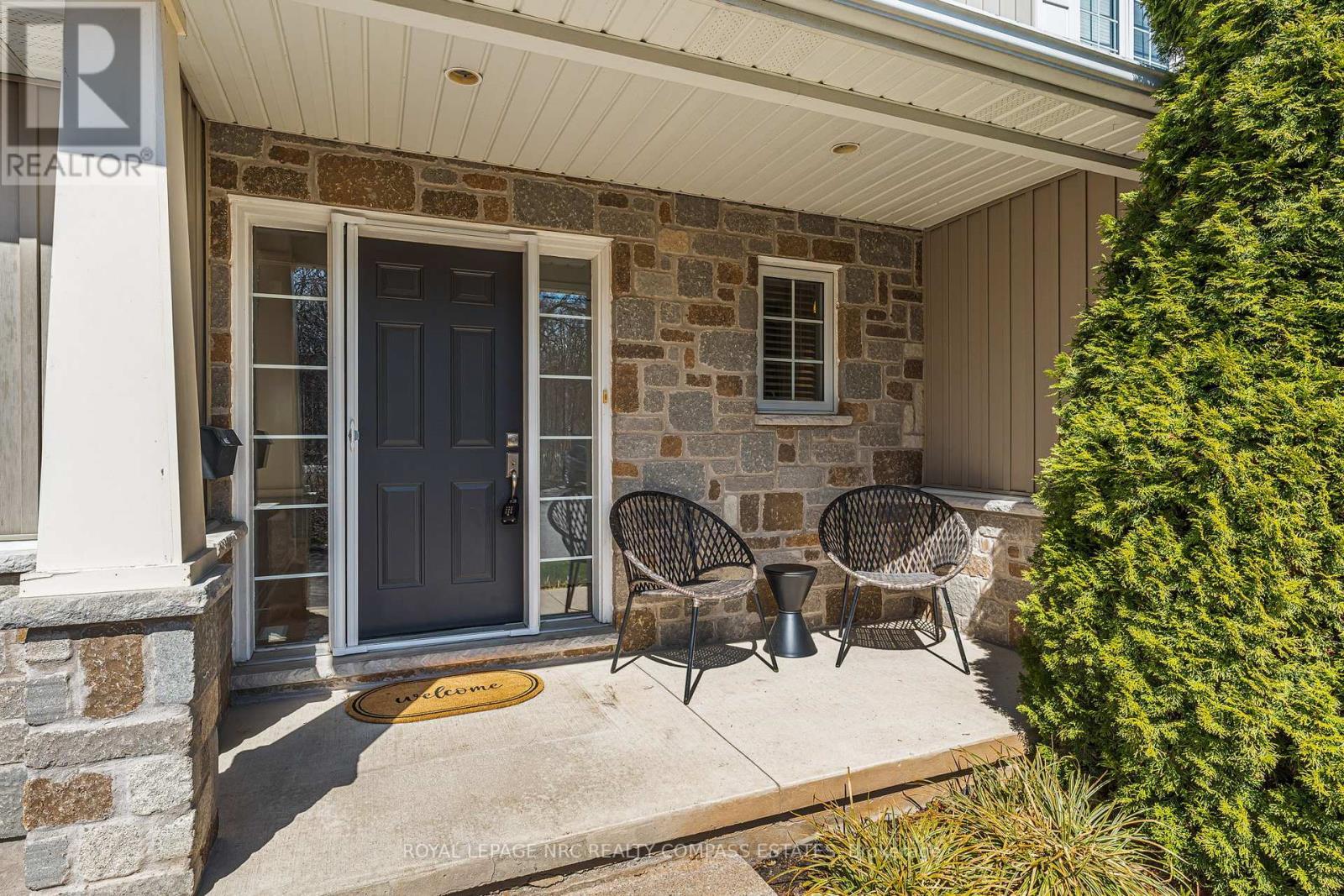 












4 - 41 BROADWAY AVENUE

,
St. Catharines (Port Weller),




Ontario
L2M1M3

