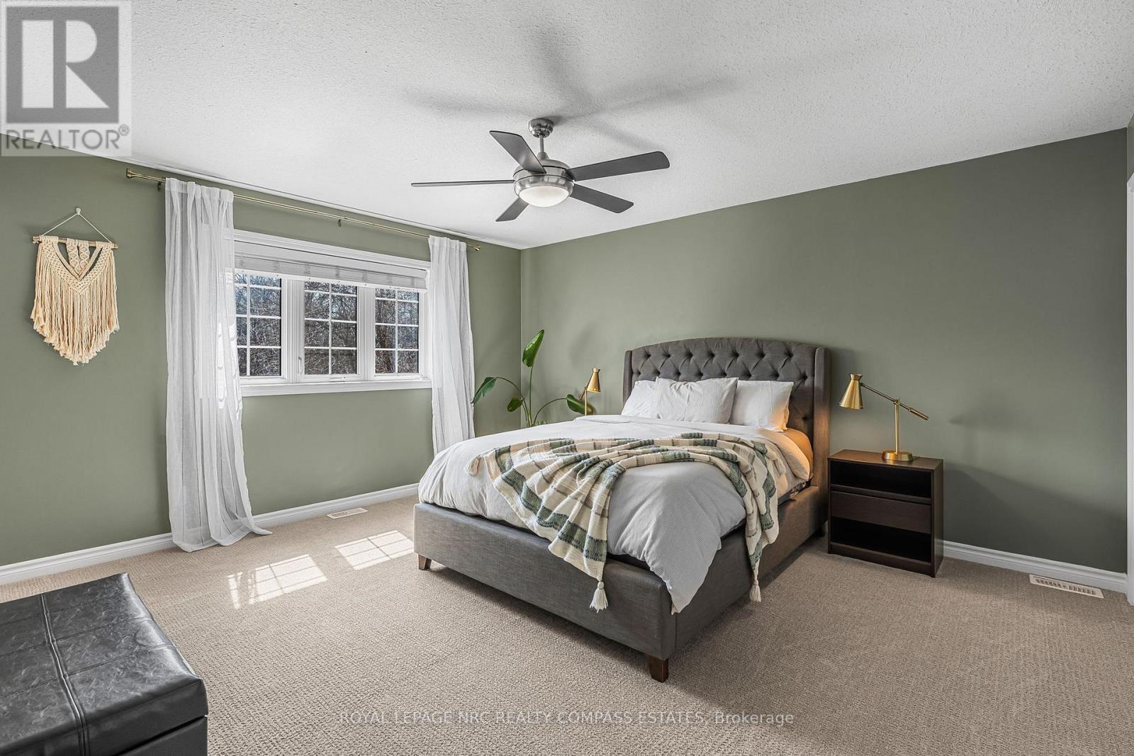 












4 - 41 BROADWAY AVENUE

,
St. Catharines (Port Weller),




Ontario
L2M1M3

