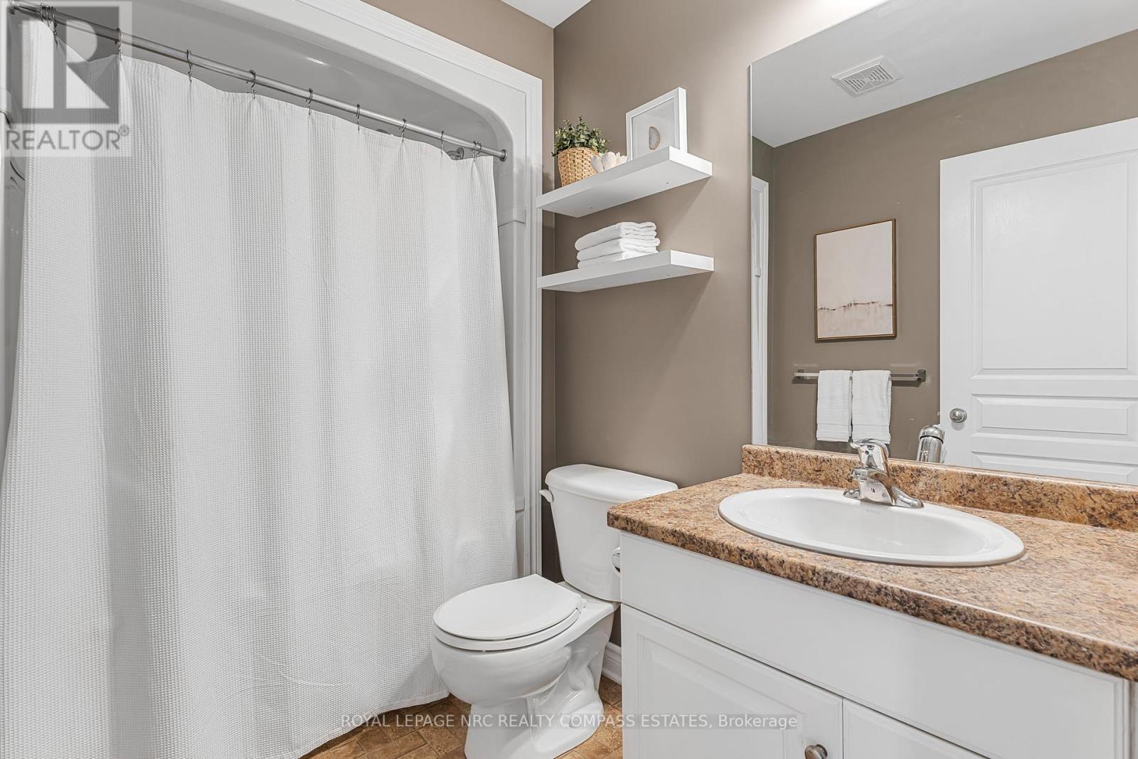 












4 - 41 BROADWAY AVENUE

,
St. Catharines (Port Weller),




Ontario
L2M1M3

