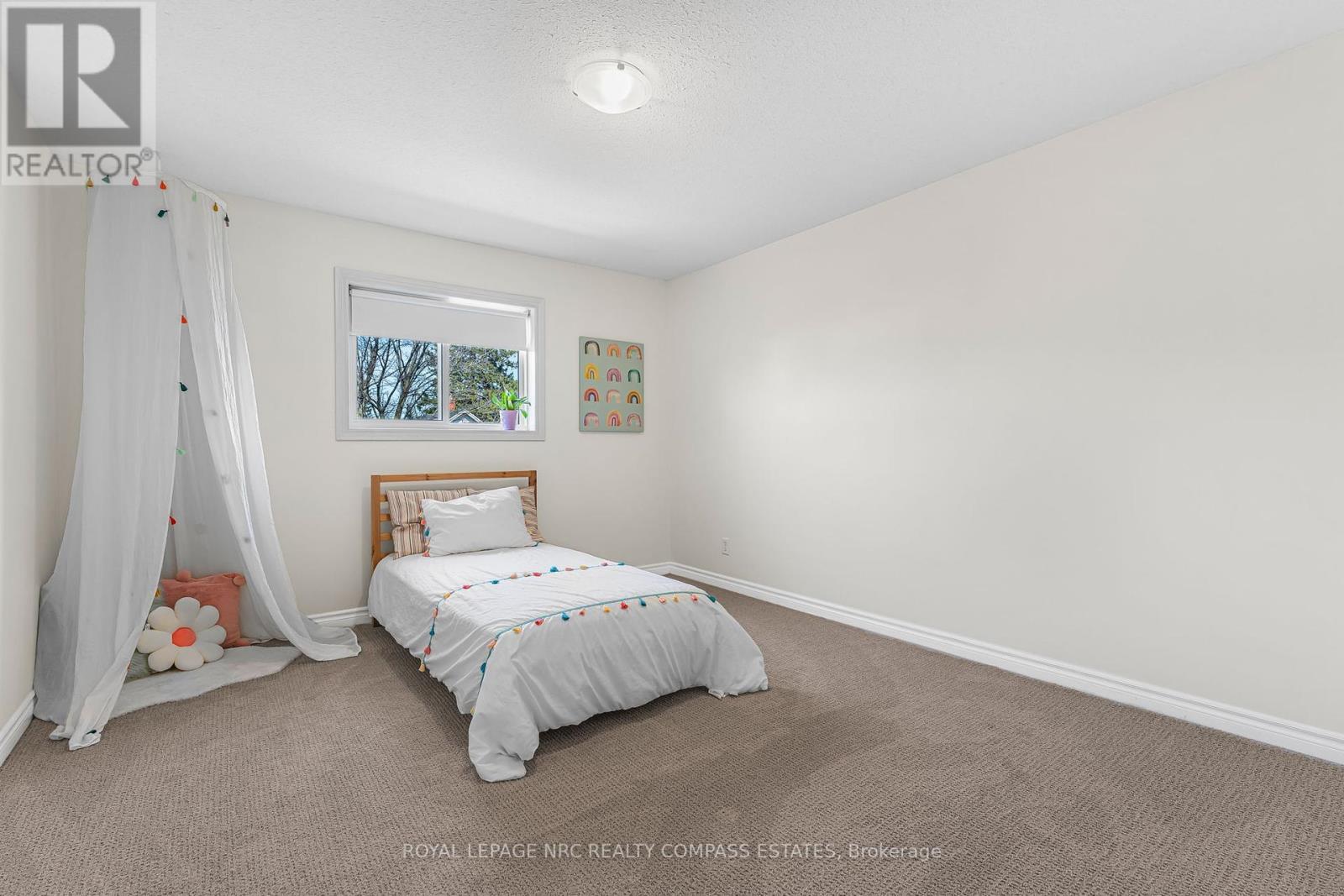 












4 - 41 BROADWAY AVENUE

,
St. Catharines (Port Weller),




Ontario
L2M1M3

