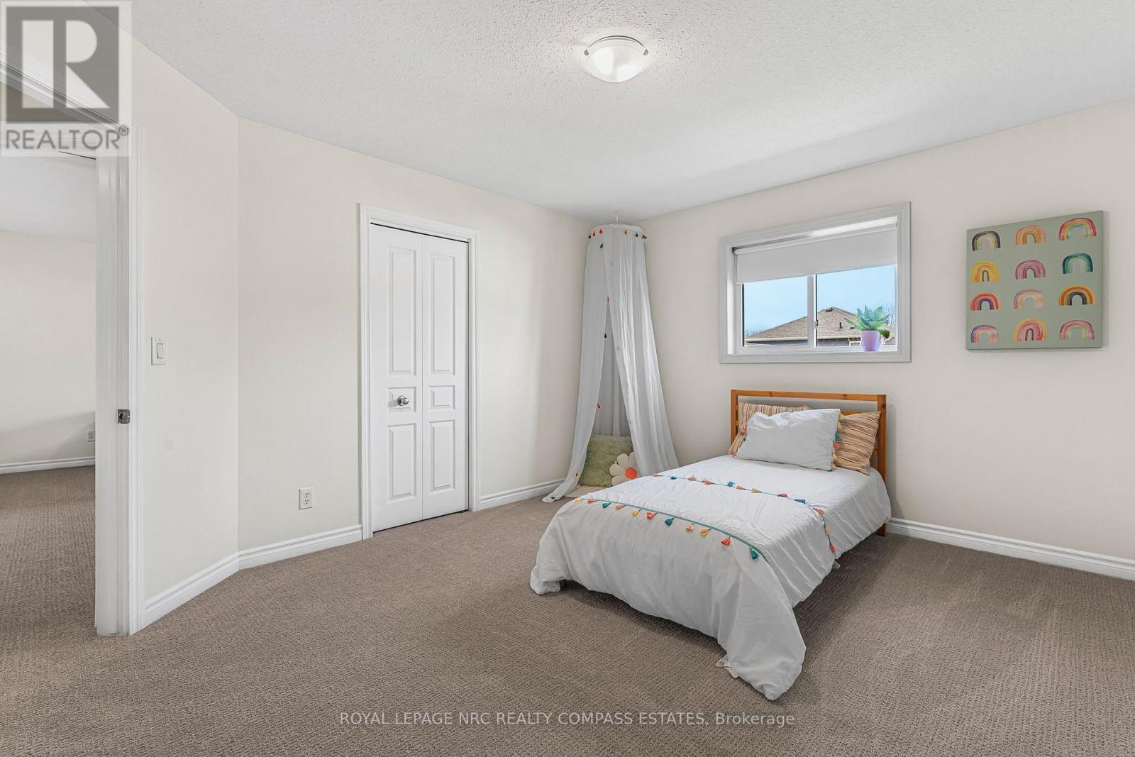 












4 - 41 BROADWAY AVENUE

,
St. Catharines (Port Weller),




Ontario
L2M1M3

