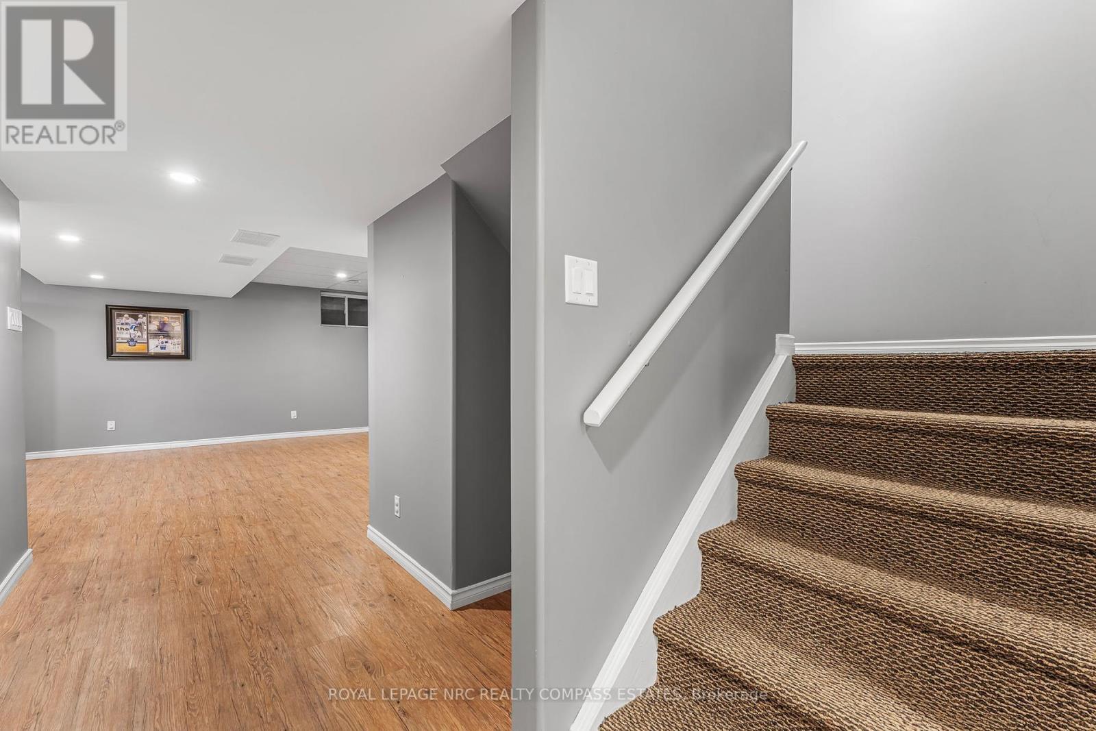 












4 - 41 BROADWAY AVENUE

,
St. Catharines (Port Weller),




Ontario
L2M1M3

