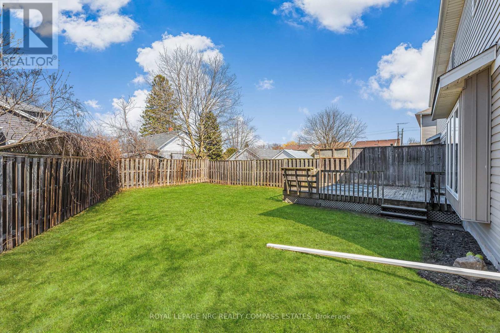 












4 - 41 BROADWAY AVENUE

,
St. Catharines (Port Weller),




Ontario
L2M1M3

