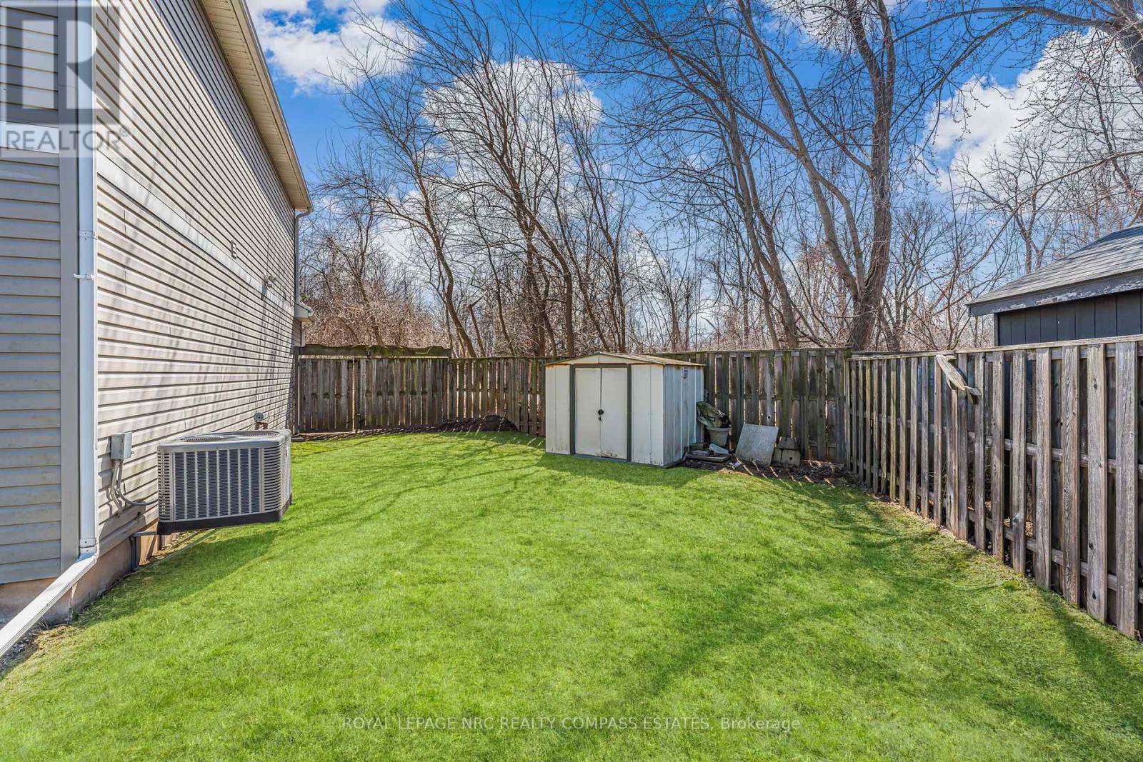 












4 - 41 BROADWAY AVENUE

,
St. Catharines (Port Weller),




Ontario
L2M1M3

