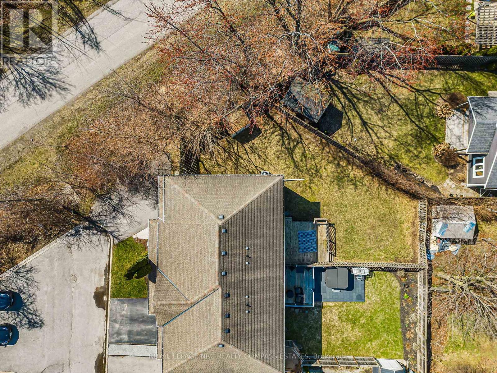 












4 - 41 BROADWAY AVENUE

,
St. Catharines (Port Weller),




Ontario
L2M1M3

