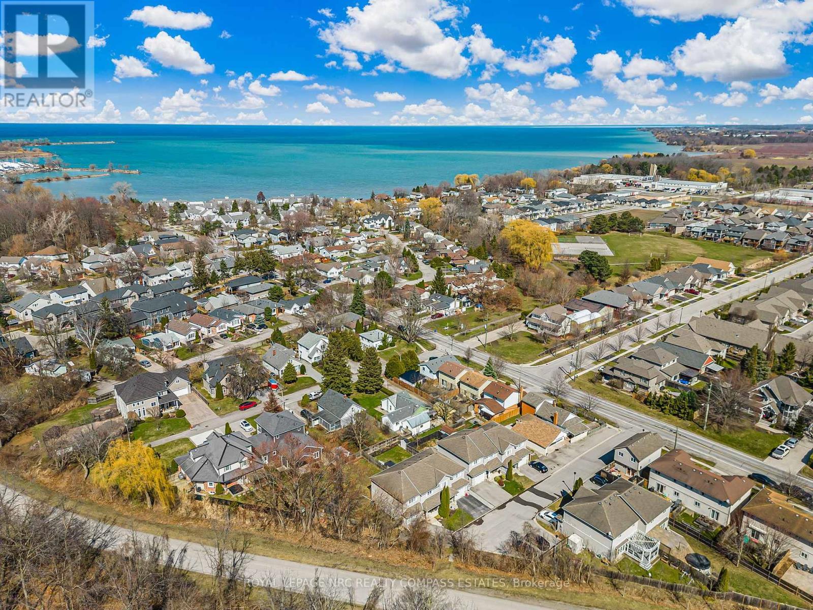 












4 - 41 BROADWAY AVENUE

,
St. Catharines (Port Weller),




Ontario
L2M1M3

