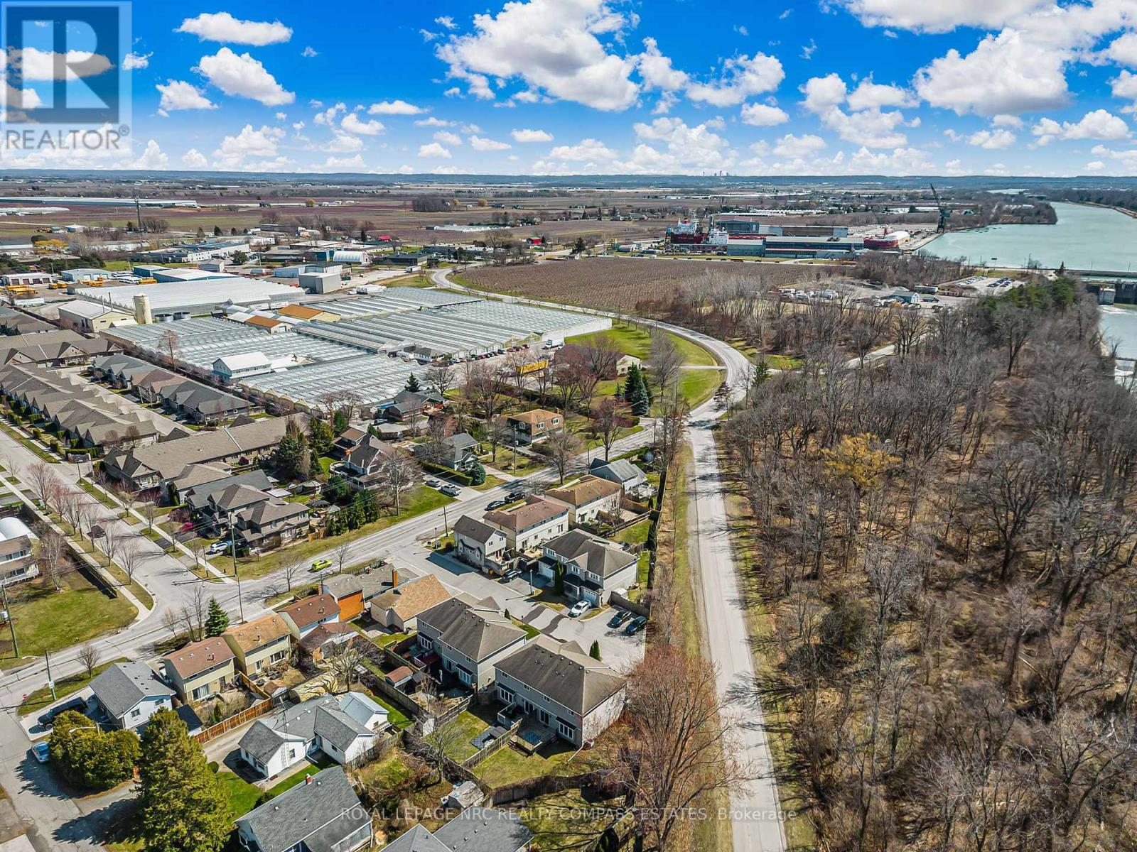 












4 - 41 BROADWAY AVENUE

,
St. Catharines (Port Weller),




Ontario
L2M1M3

