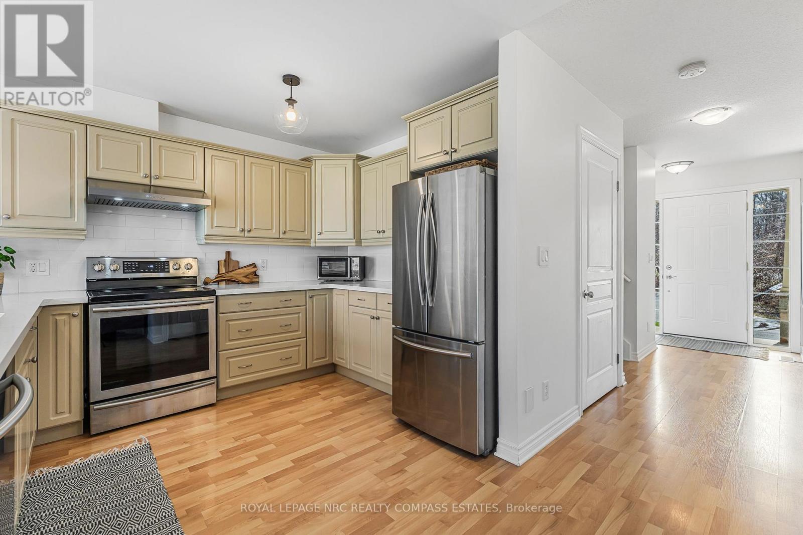 












4 - 41 BROADWAY AVENUE

,
St. Catharines (Port Weller),




Ontario
L2M1M3

