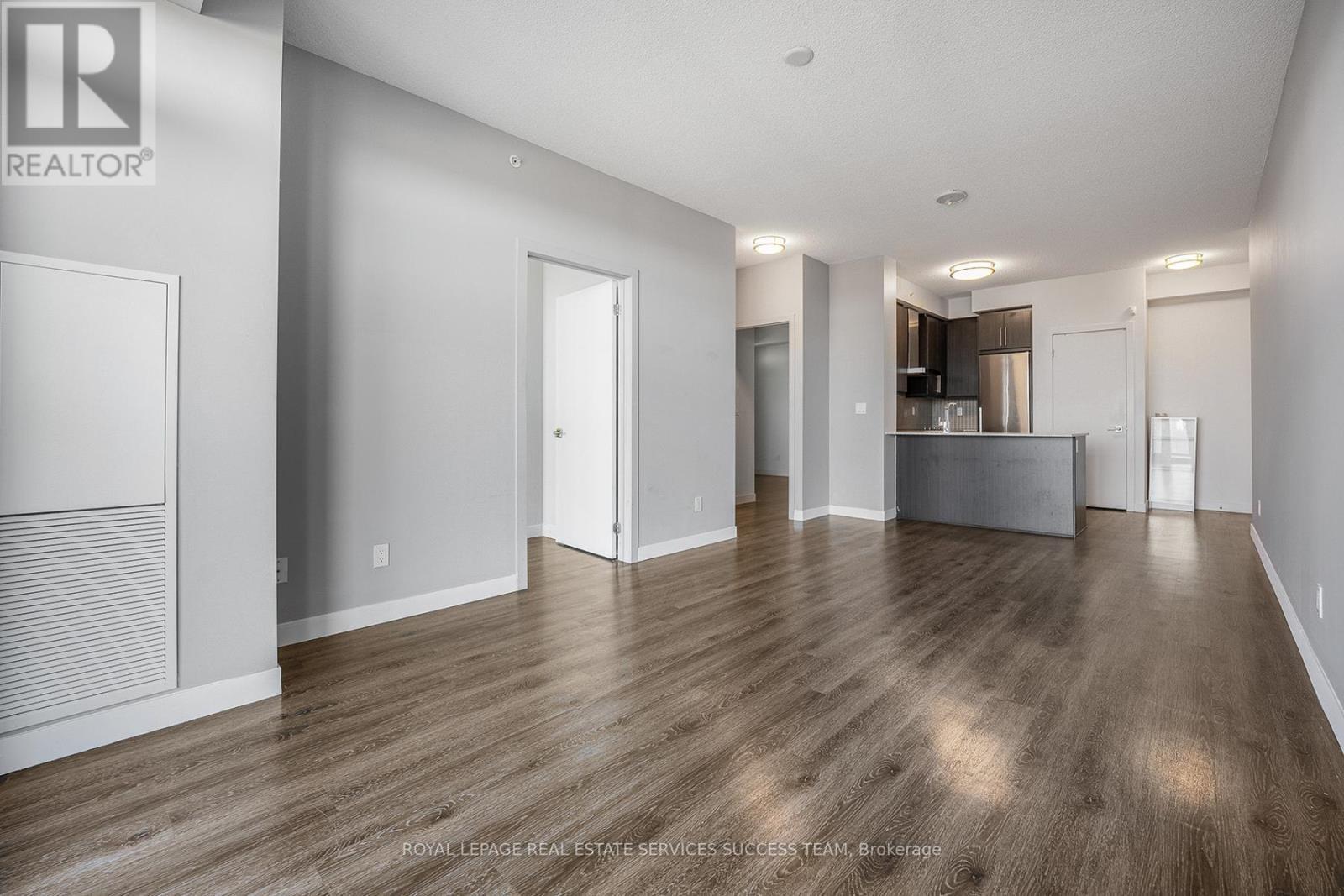 












1407 - 2093 FAIRVIEW STREET

,
Burlington,




Ontario
L7R0E6

