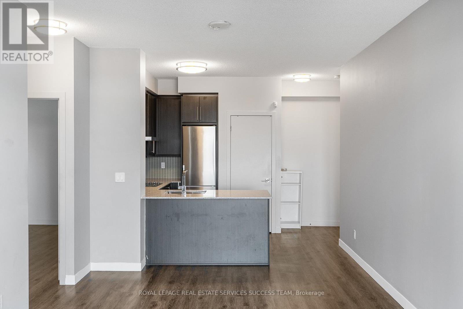 












1407 - 2093 FAIRVIEW STREET

,
Burlington,




Ontario
L7R0E6


