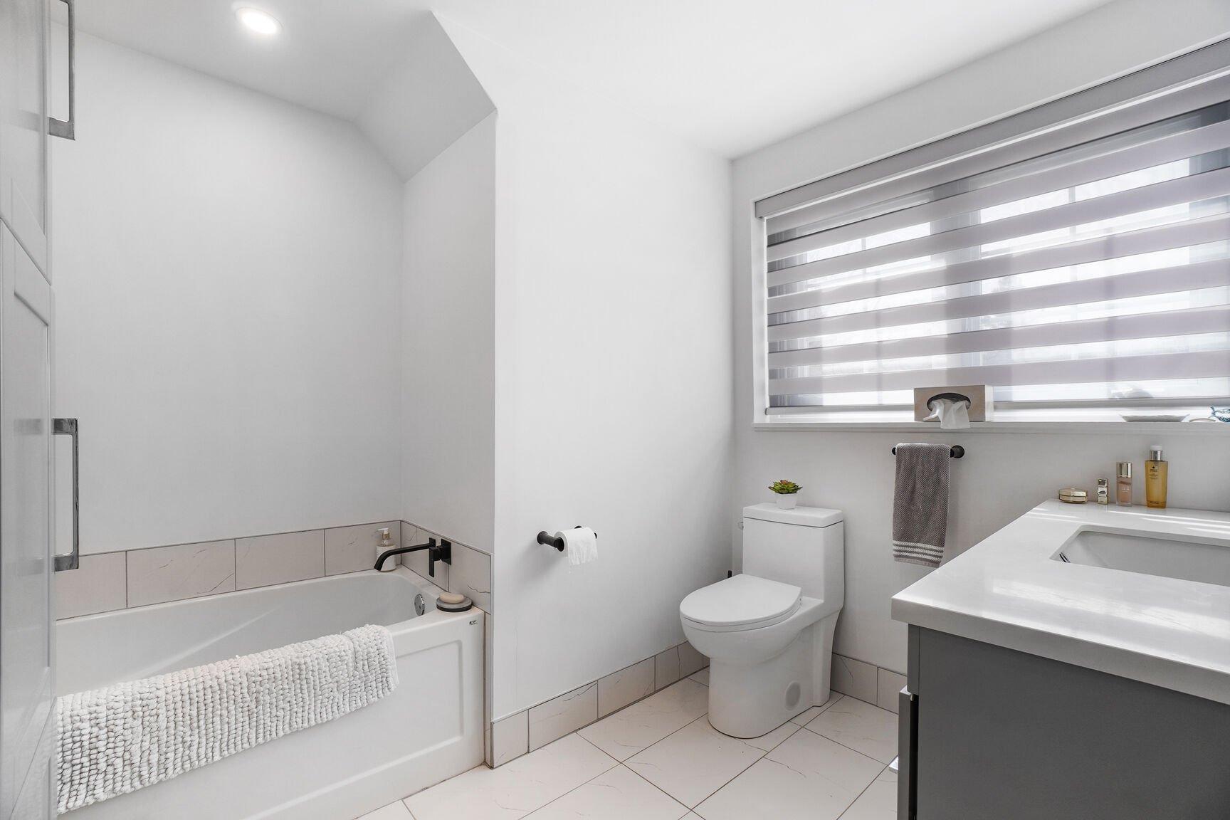 









18


Rue Marie-Antoinette

,
Blainville,




QC
J7E4H5


