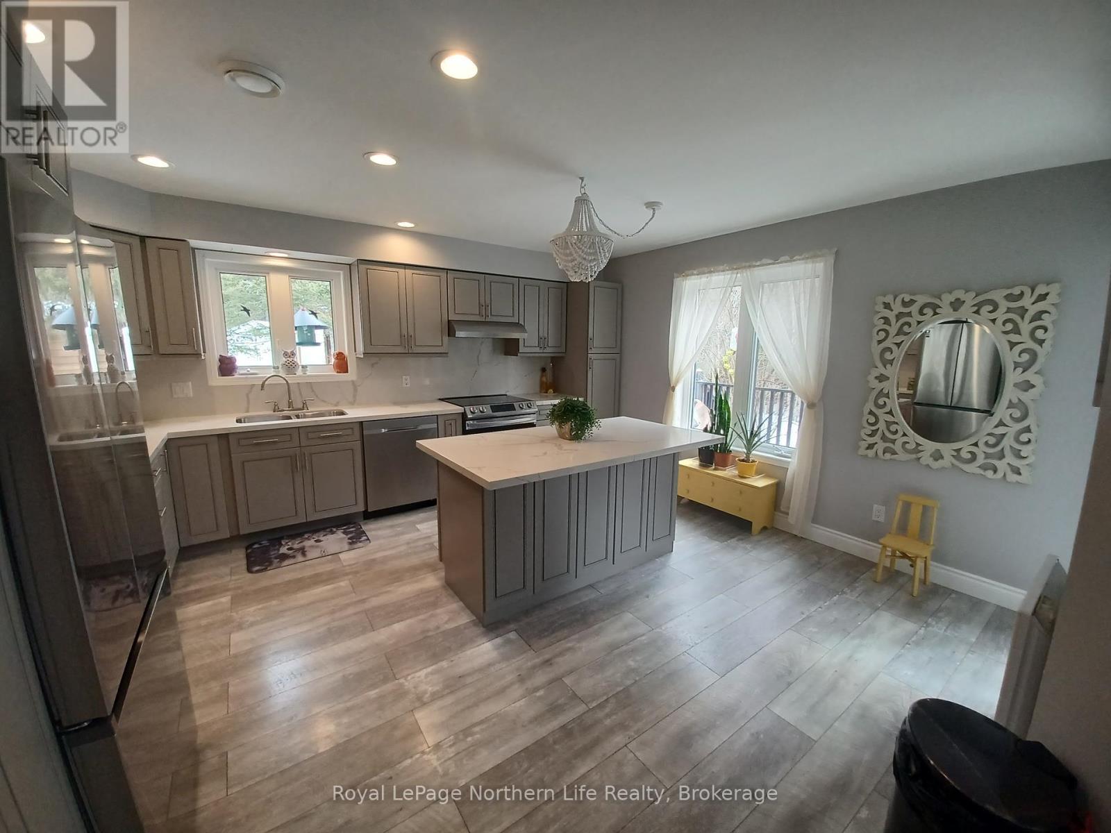 












3221 HIGHWAY 17 HIGHWAY E

,
Papineau-Cameron (Papineau Cameron),




Ontario
P0H1V0

