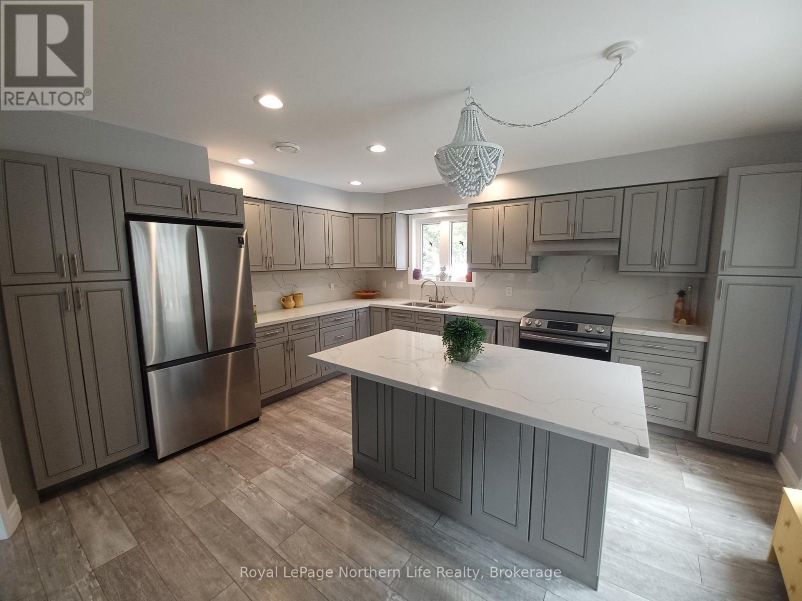 












3221 HIGHWAY 17 HIGHWAY E

,
Papineau-Cameron (Papineau Cameron),




Ontario
P0H1V0

