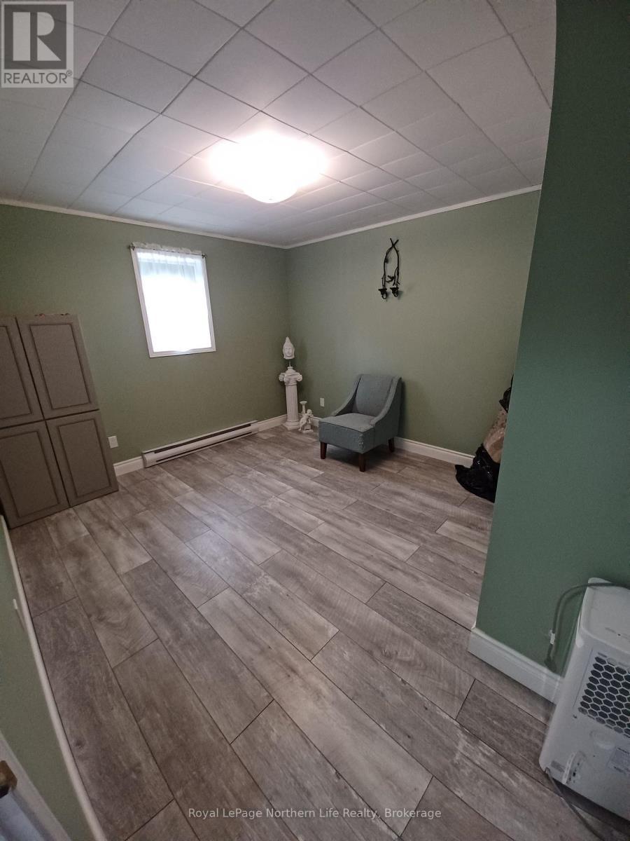 












3221 HIGHWAY 17 HIGHWAY E

,
Papineau-Cameron (Papineau Cameron),




Ontario
P0H1V0

