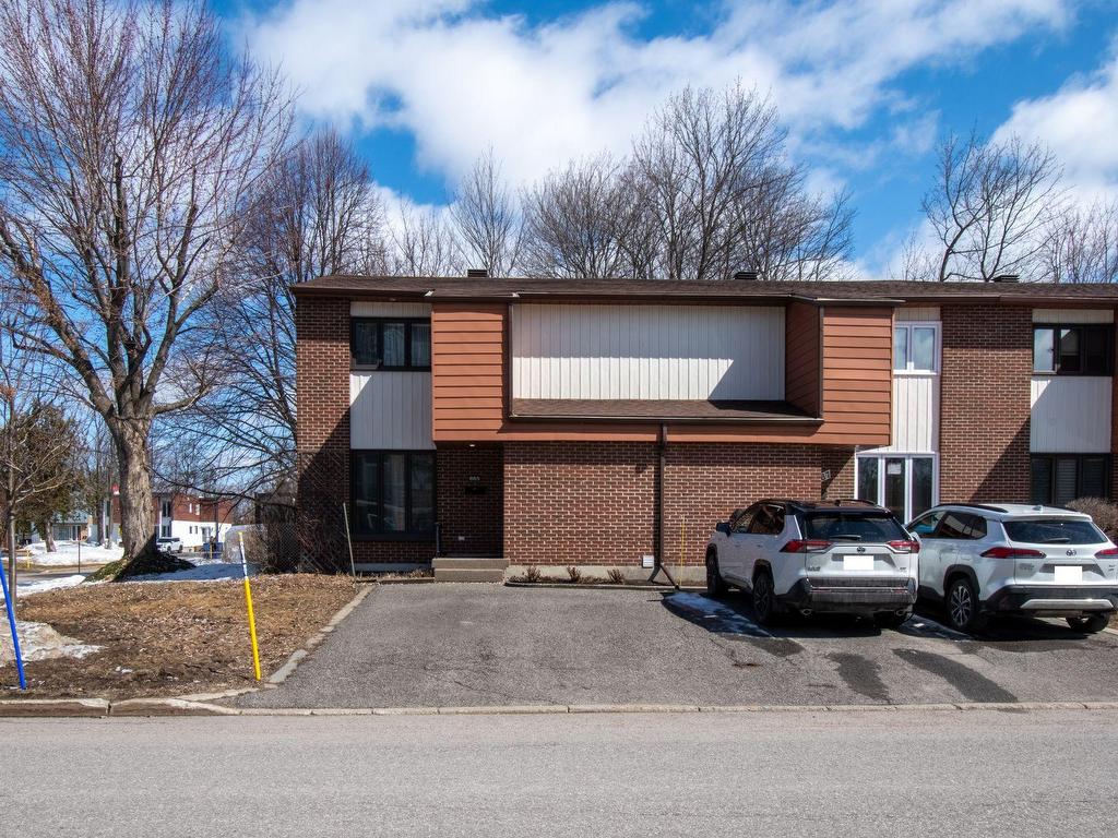 









865


Rue Trémoy

,
Québec (Sainte-Foy/Sillery/Cap-Rouge),




QC
G1X4A9

