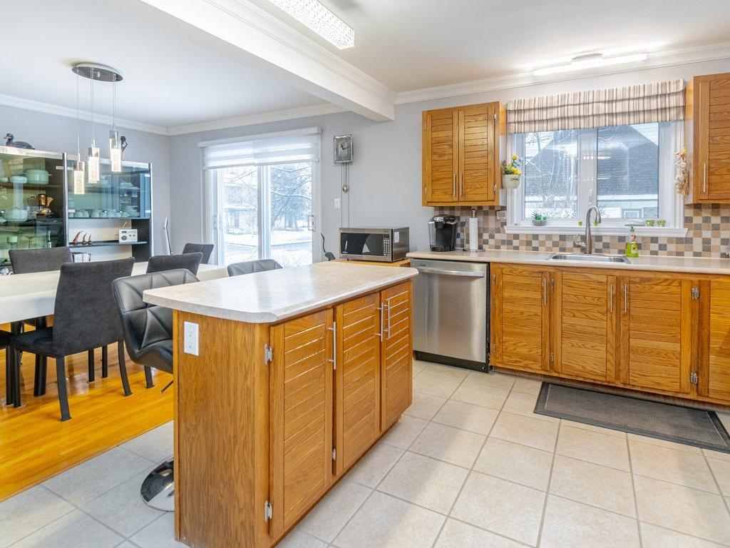 









865


Rue Trémoy

,
Québec (Sainte-Foy/Sillery/Cap-Rouge),




QC
G1X4A9

