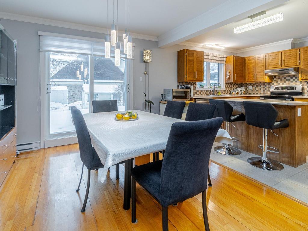 









865


Rue Trémoy

,
Québec (Sainte-Foy/Sillery/Cap-Rouge),




QC
G1X4A9

