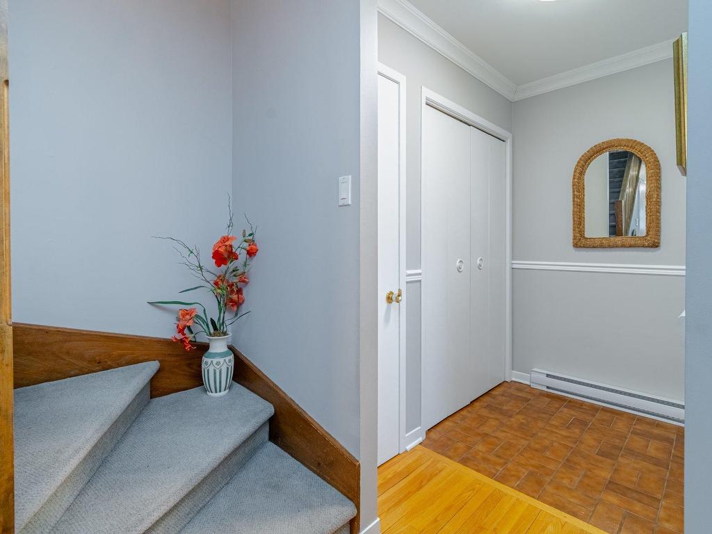 









865


Rue Trémoy

,
Québec (Sainte-Foy/Sillery/Cap-Rouge),




QC
G1X4A9

