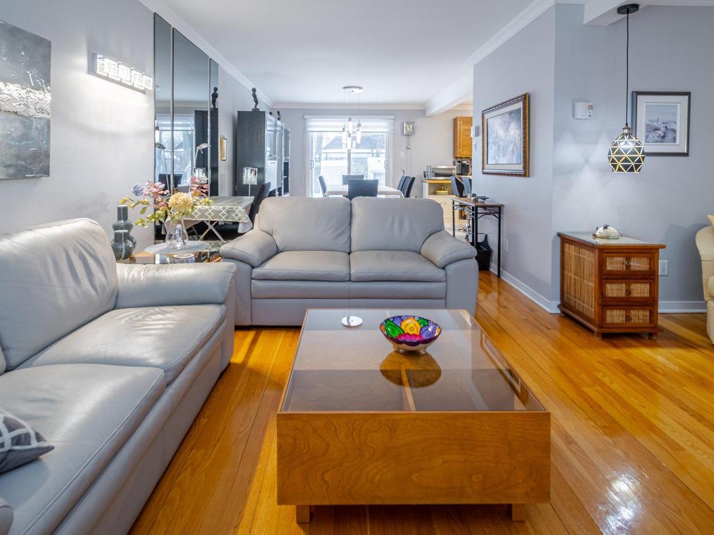 









865


Rue Trémoy

,
Québec (Sainte-Foy/Sillery/Cap-Rouge),




QC
G1X4A9

