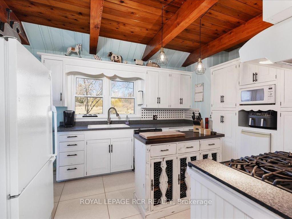 









7499


Loyalist

Parkway,
Greater Napanee,




ON
K0K 1G0

